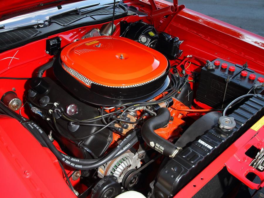 Моторный отсек Dodge Challenger R/T 426 Hemi (JS23) 1970 года  (фото 38 из 42)